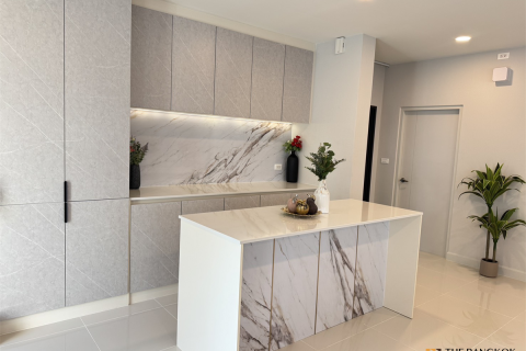 Condo in Bangkok, Thailand, 4 bedrooms № 186502