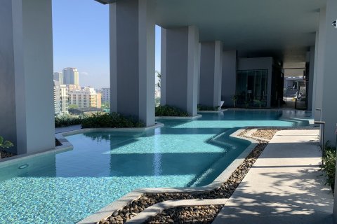 Condo in Bang Kapi, Bangkok, Thailand, 2 bedrooms  № 161155 - photo 16