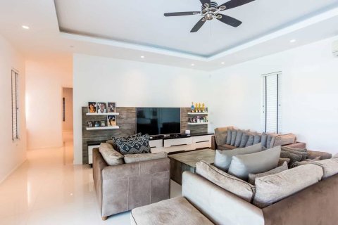 Вилла в Ча-аме, Таиланд с 3 спальнями  № 140058 - фото 10