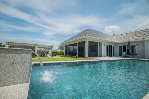 Villa in Hua Hin, Thailand 3 bedrooms № 168429