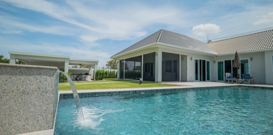 Villa in Hua Hin, Thailand 3 bedrooms № 168429