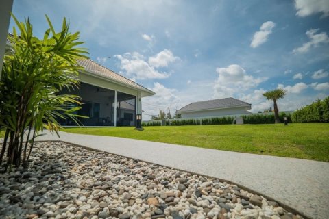 Villa in Hua Hin, Thailand 3 bedrooms № 168429 - photo 13