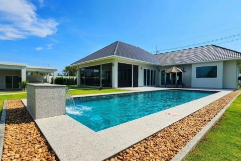 Villa in Hua Hin, Thailand 3 bedrooms № 168429 - photo 14