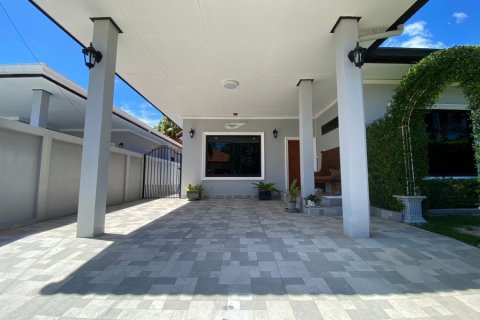 Villa in Hua Hin, Thailand 3 bedrooms № 168431 - photo 20
