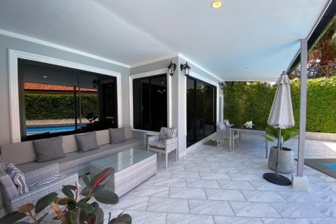 Villa in Hua Hin, Thailand 3 bedrooms № 168431 - photo 3