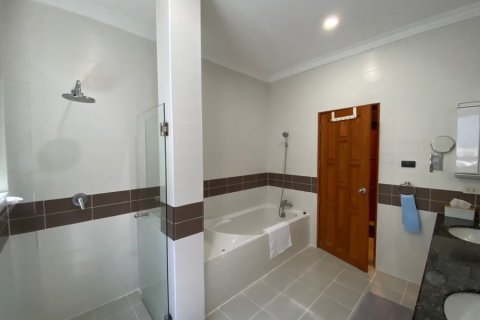 Villa in Hua Hin, Thailand 3 bedrooms № 168431 - photo 14