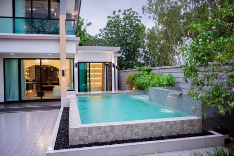 Villa in Hua Hin, Thailand 4 bedrooms № 168432 - photo 4