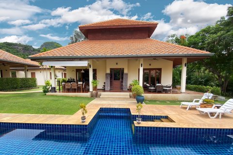 Villa à Hua Hin, Thaïlande 5 chambres № 168428 - photo 2