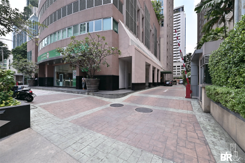 Condo in Bangkok, Thailand, 3 bedrooms № 190105 - photo 8