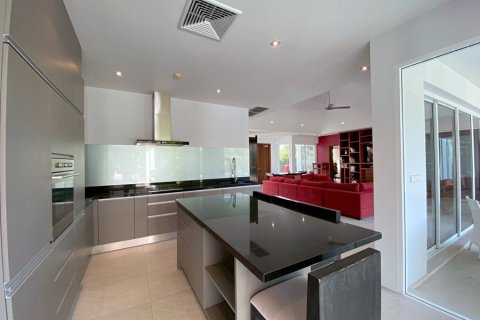 Villa in Hua Hin, Thailand 3 bedrooms № 205658 - photo 16
