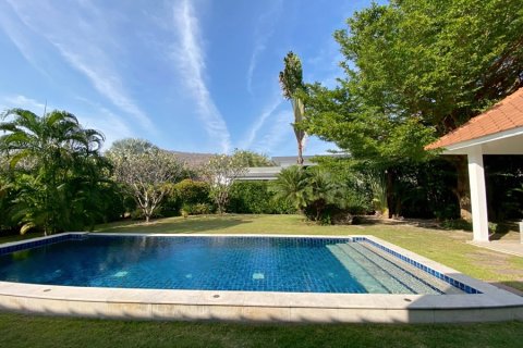 Villa in Hua Hin, Thailand 3 bedrooms № 205658 - photo 5