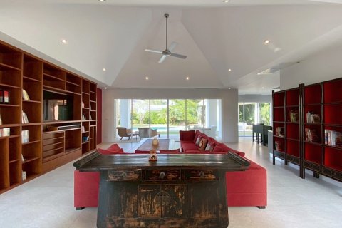 Villa in Hua Hin, Thailand 3 bedrooms № 205658 - photo 10
