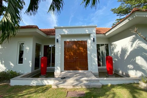 Villa in Hua Hin, Thailand 3 bedrooms № 205658 - photo 9