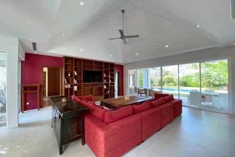 Villa in Hua Hin, Thailand 3 bedrooms № 205658 - photo 12