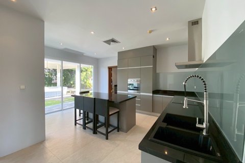Villa in Hua Hin, Thailand 3 bedrooms № 205658 - photo 15