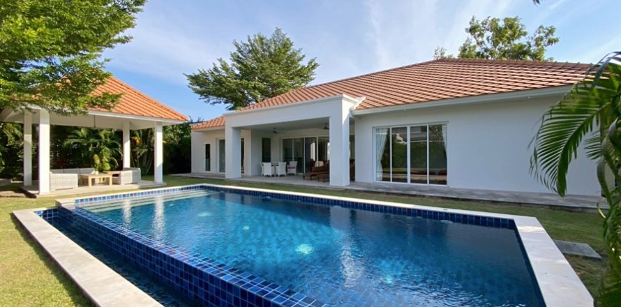 Villa in Hua Hin, Thailand 3 bedrooms № 205658