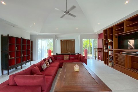 Villa in Hua Hin, Thailand 3 bedrooms № 205658 - photo 14