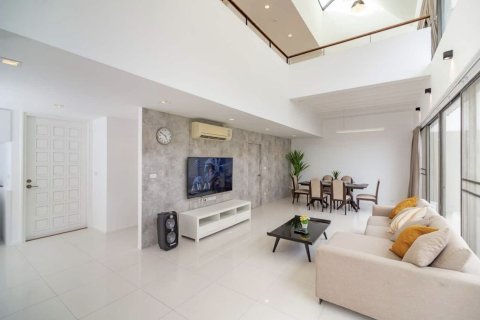 Duplex in Pattaya, Thailand 3 bedrooms № 159609 - photo 6