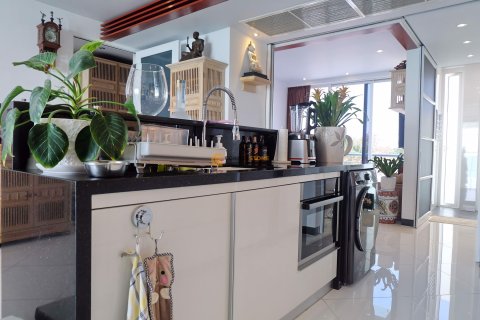 Студия в кондо на Пляж Джомтьен, Паттайя, Таиланд № 57927 - фото 4