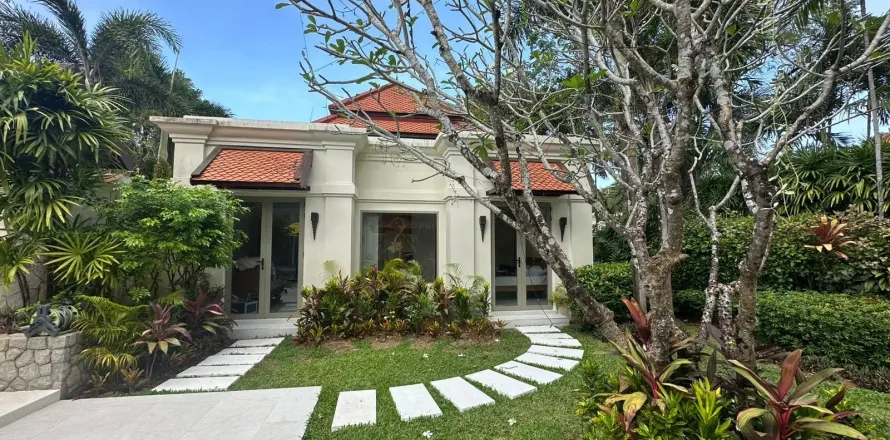 Villa in Phuket, Thailand 6 bedrooms № 167188