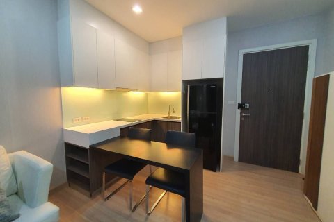 Студия в кондо в Кхлонг Сане, Бангкок, Таиланд № 167187 - фото 3