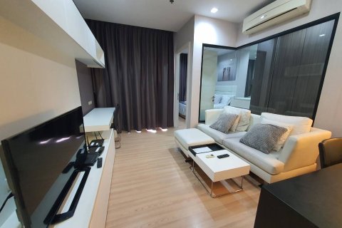 Студия в кондо в Кхлонг Сане, Бангкок, Таиланд № 167187 - фото 2