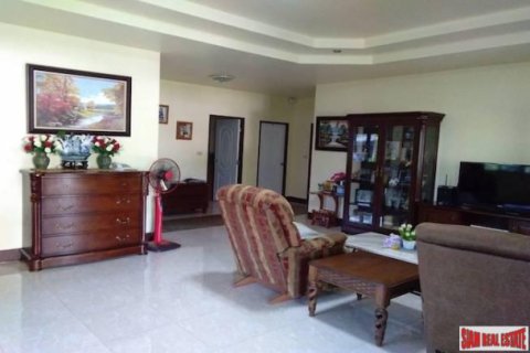 House in Chiang Mai, Thailand 3 bedrooms № 194112 - photo 4