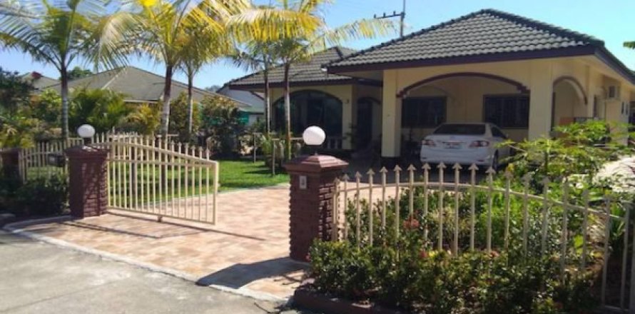 House in Chiang Mai, Thailand 3 bedrooms № 194112