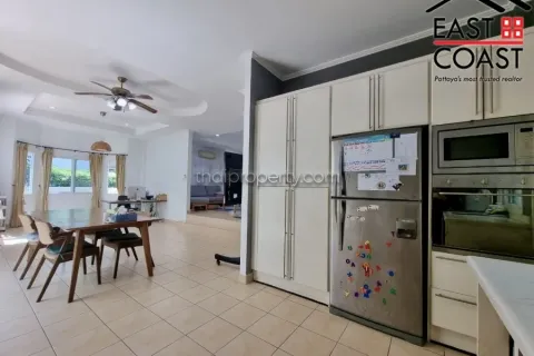 Casa de 3 dormitorios en Pattaya, Tailandia № 213538 - foto 7