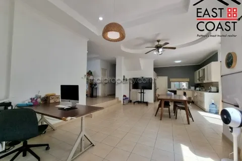 Casa de 3 dormitorios en Pattaya, Tailandia № 213538 - foto 4