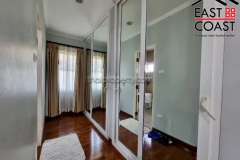 Casa de 3 dormitorios en Pattaya, Tailandia № 213538 - foto 11
