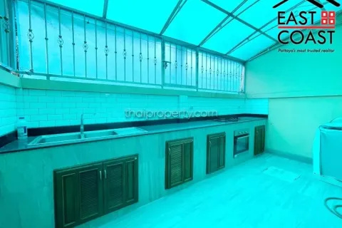 Casa de 3 dormitorios en Pattaya, Tailandia № 213540 - foto 9