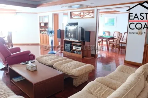 Condominio de 4 dormitorios en Pattaya, Tailandia № 213542 - foto 3