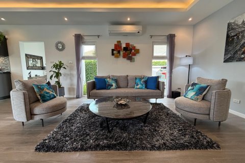 Villa in Hua Hin, Thailand 3 bedrooms № 140258 - photo 17