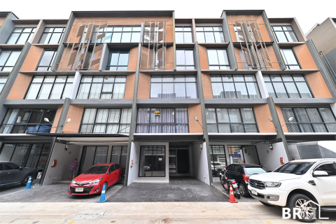Townhouse in Bangkok, Thailand 3 bedrooms № 189655