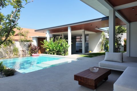 Villa in Pattaya, Thailand 3 bedrooms № 164041 - photo 2