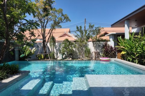 Villa in Pattaya, Thailand 3 bedrooms № 164041 - photo 3