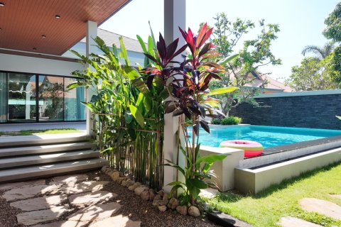 Villa in Pattaya, Thailand 3 bedrooms № 164041 - photo 6