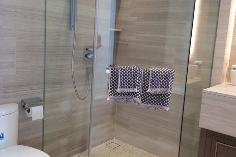 Condo à Watthana, Bangkok, Thaïlande, 2 chambres № 144747 - photo 9