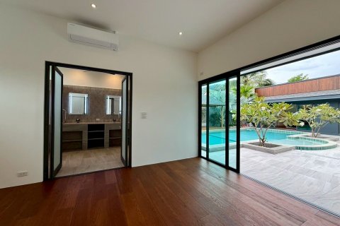 Villa in Phuket, Thailand 4 bedrooms № 144751 - photo 4