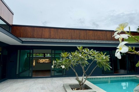 Villa in Phuket, Thailand 4 bedrooms № 144751 - photo 18