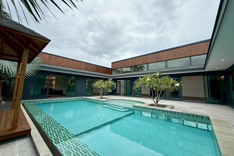 Villa in Phuket, Thailand 4 bedrooms № 144751 - photo 10