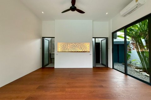 Villa in Phuket, Thailand 4 bedrooms № 144751 - photo 8