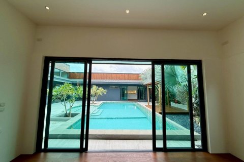 Villa in Phuket, Thailand 4 bedrooms № 144751 - photo 13