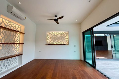 Villa in Phuket, Thailand 4 bedrooms № 144751 - photo 21