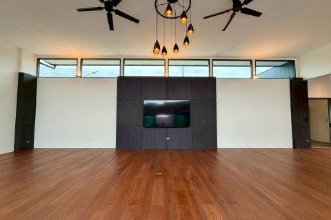 Villa in Phuket, Thailand 4 bedrooms № 144751 - photo 2