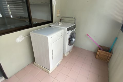 Condo in Watthana, Bangkok, Thailand, 3 bedrooms  № 159420 - photo 8