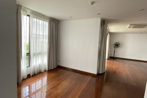 Condo in Watthana, Bangkok, Thailand, 3 bedrooms  № 159420 - photo 2