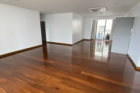 Condo in Watthana, Bangkok, Thailand, 3 bedrooms  № 159420 - photo 3