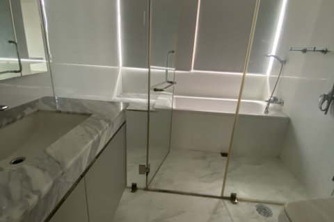 Condo in Watthana, Bangkok, Thailand, 3 bedrooms  № 159420 - photo 14